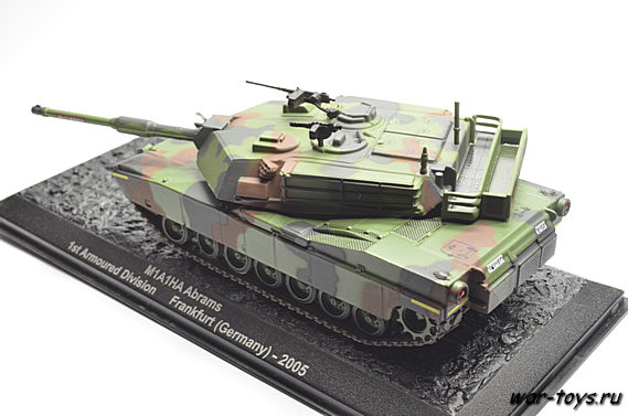 Коллекционная масштабная модель танка. Масштаб модели 1/72. Материал: металл, пластик.