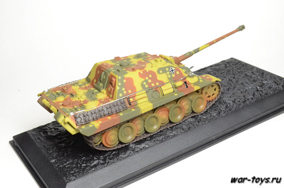 Коллекционная масштабная модель танка. Масштаб модели 1/72. Материал: металл, пластик