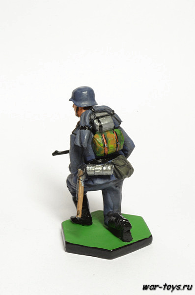 Оловянный солдатик в росписи 54 мм. Все оловянные солдатики расписываются художником в ручную