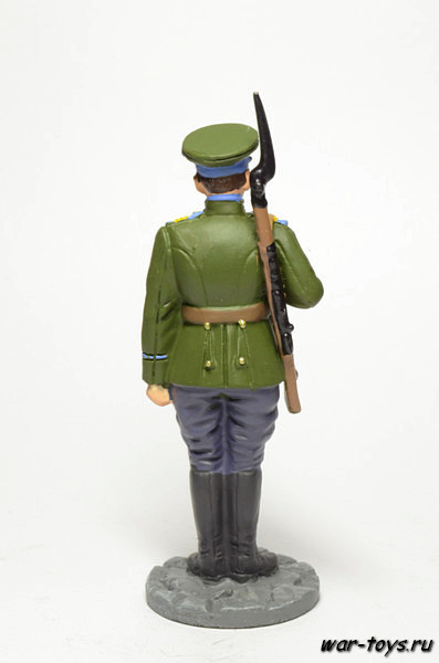Сержант в парадной форме для строя, ВВС РККА, 1945 г.